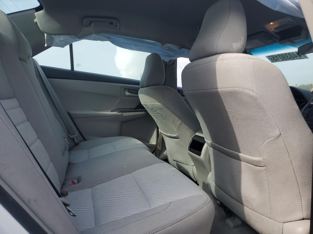 2016 Toyota Camry - Image 11