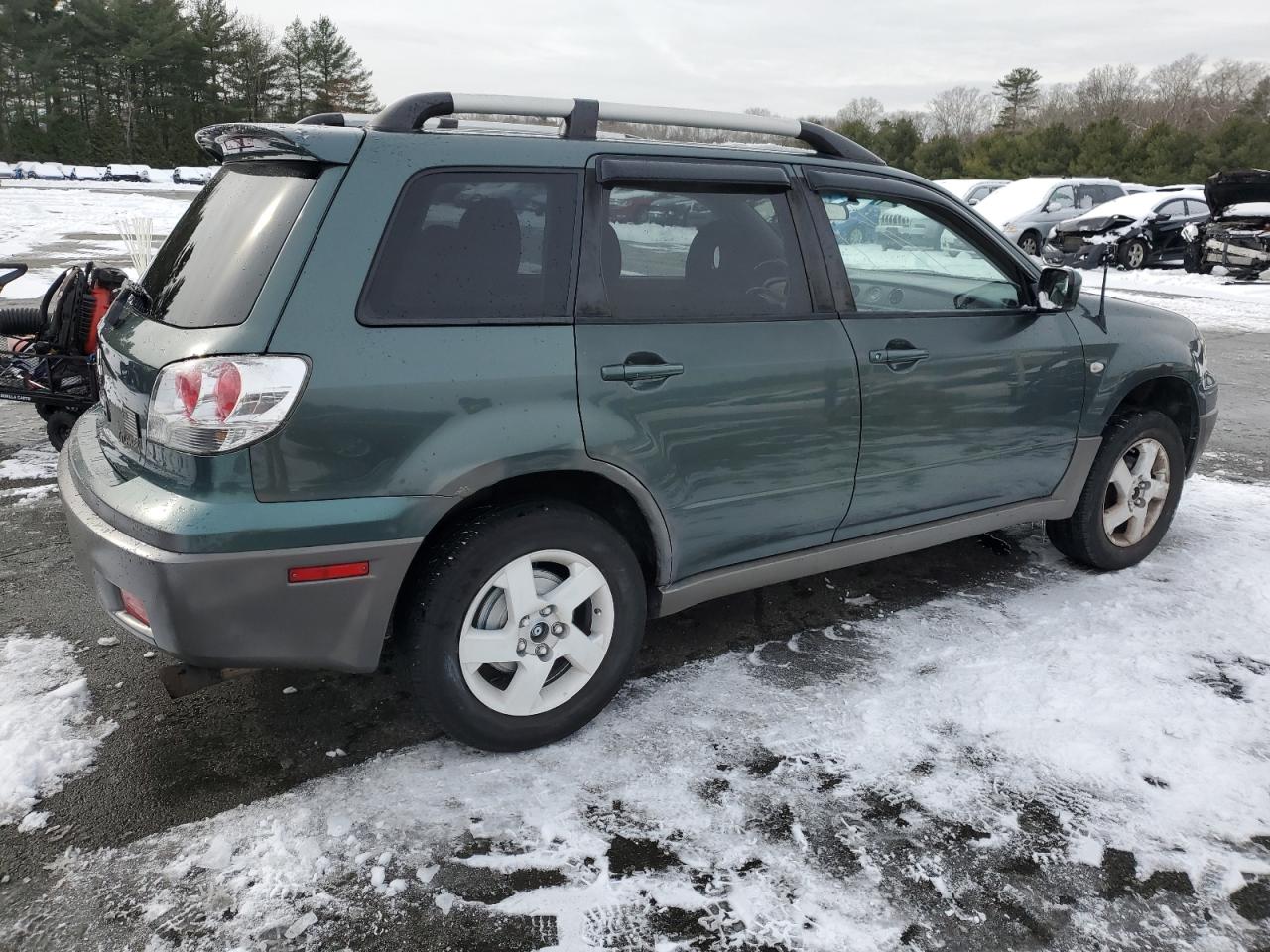 2003 Mitsubishi Outlander - Image 3