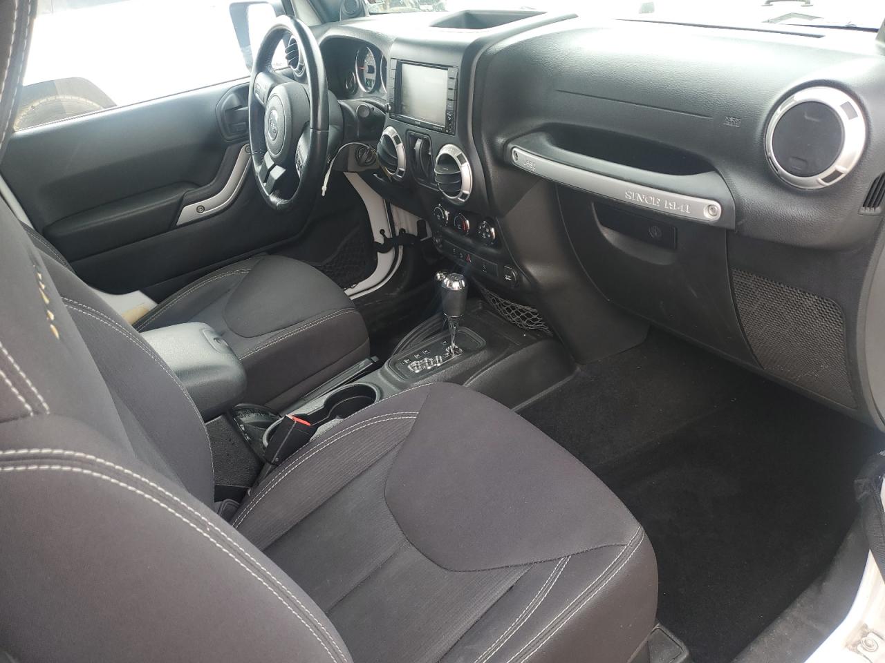 2013 Jeep Wrangler - Image 8