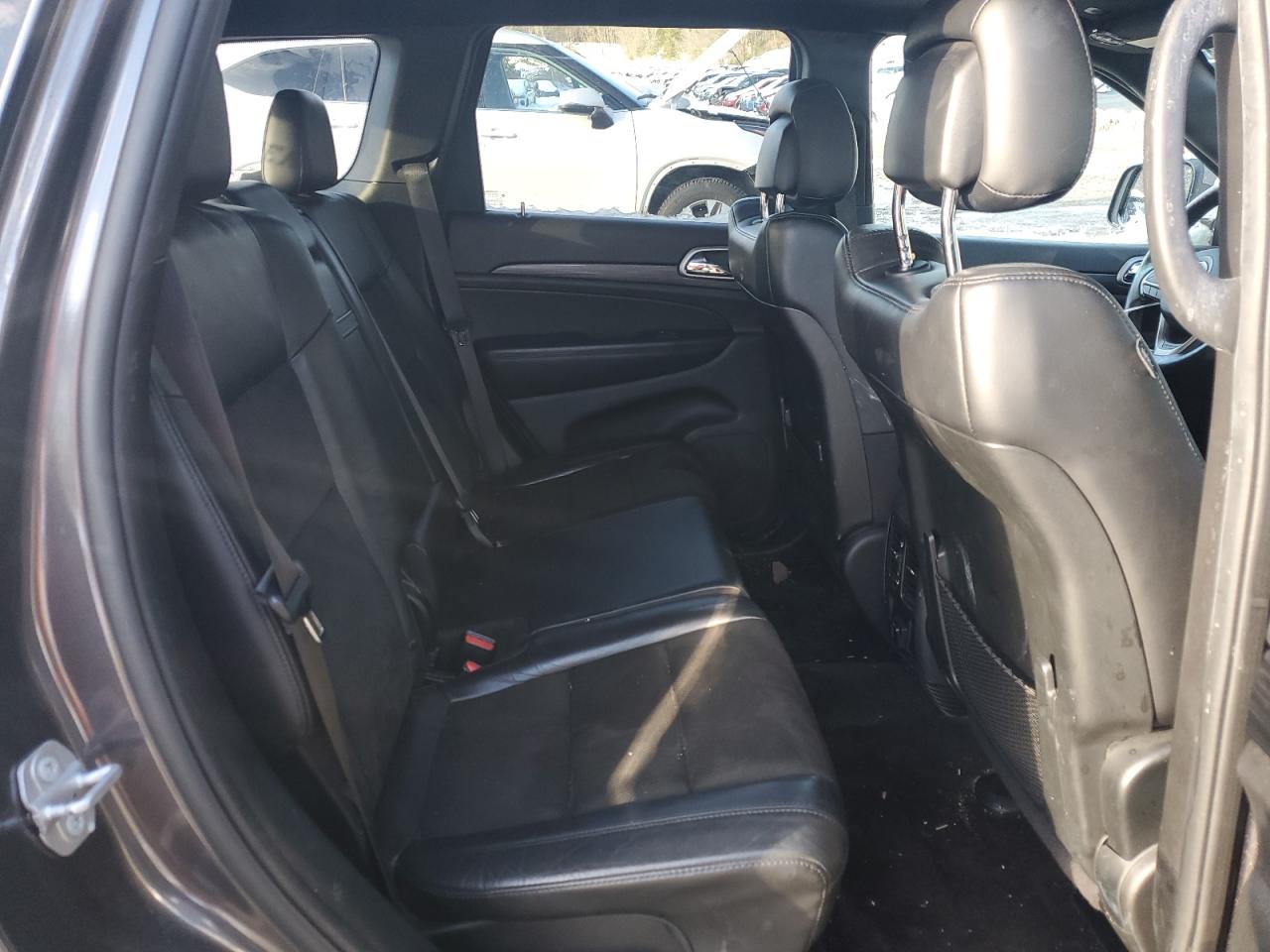 2019 Jeep Grand Cherokee - Image 10