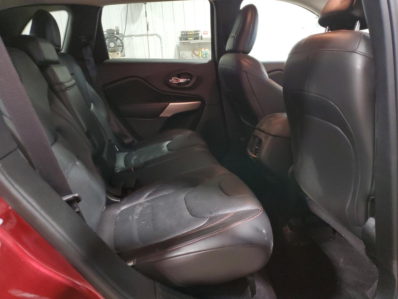 2017 Jeep Cherokee - Image 11