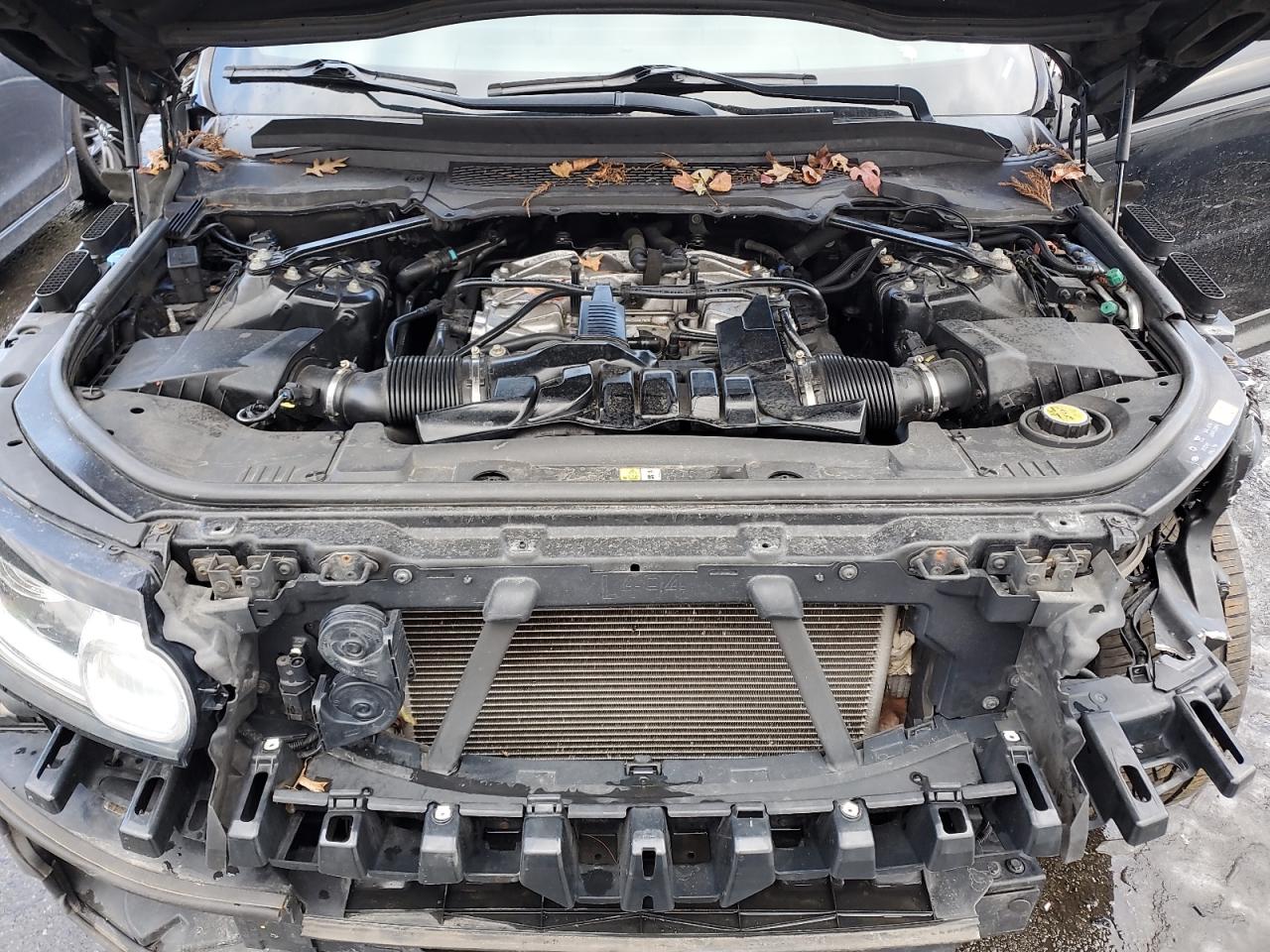 2014 Land Rover Range Rover - Image 12