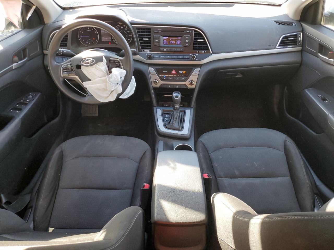 2018 Hyundai Elantra - Image 8