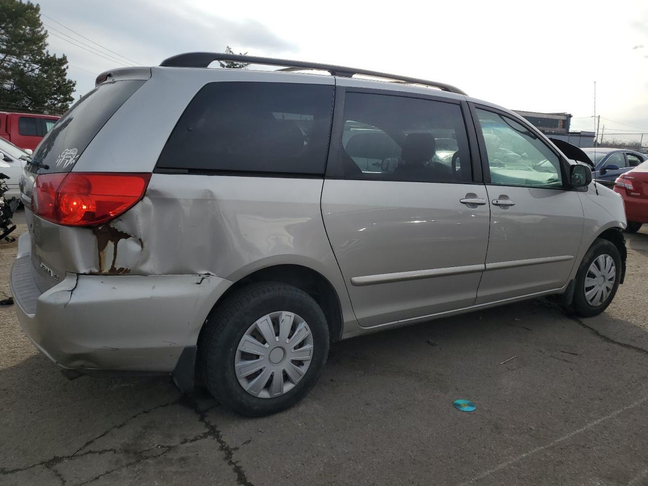 2006 Toyota Sienna - Image 3