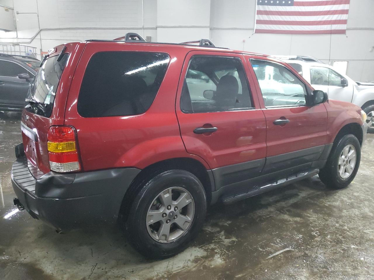 2005 Ford Escape - Image 3