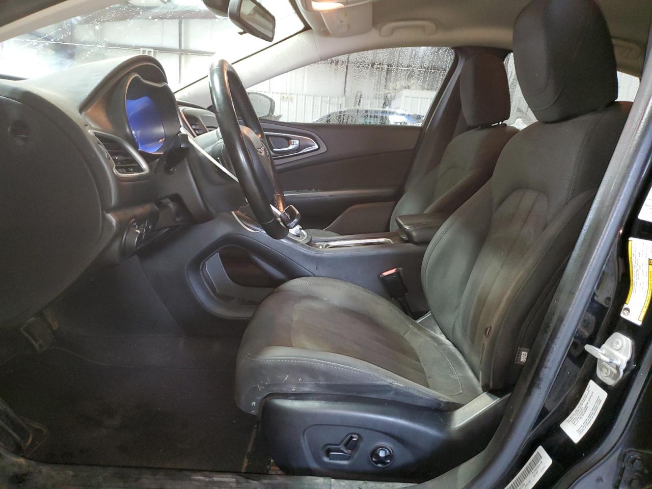 2016 Chrysler 200 - Image 7