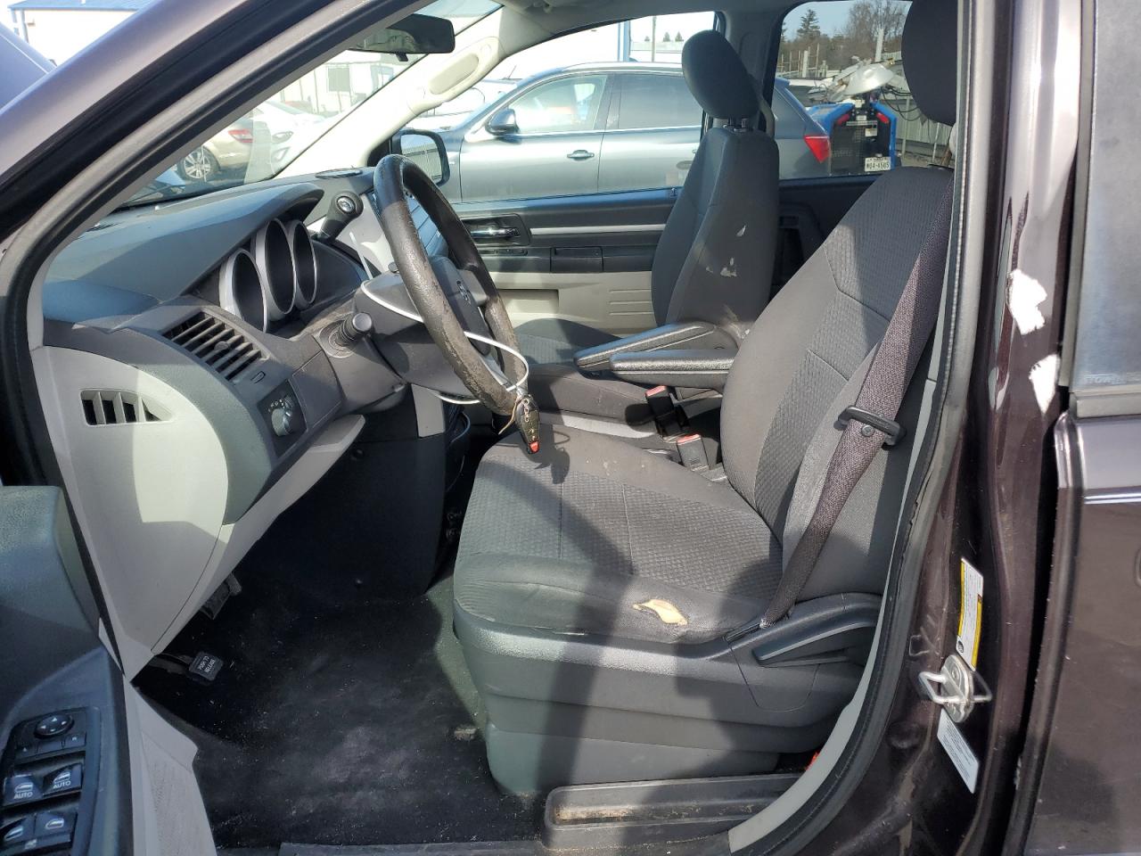 2010 Dodge Caravan - Image 7