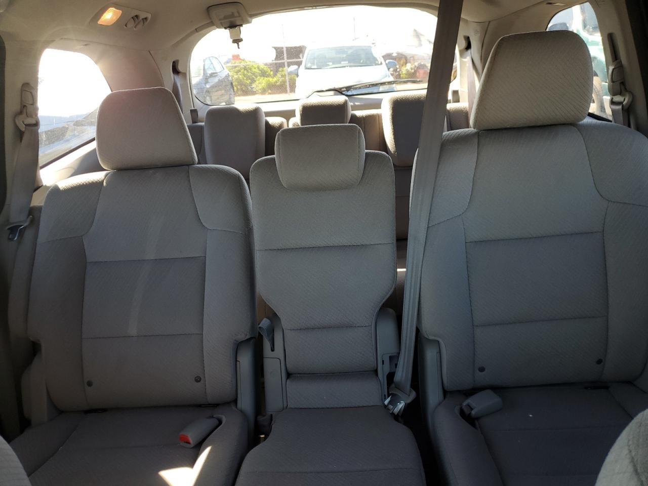 2015 Honda Odyssey - Image 10
