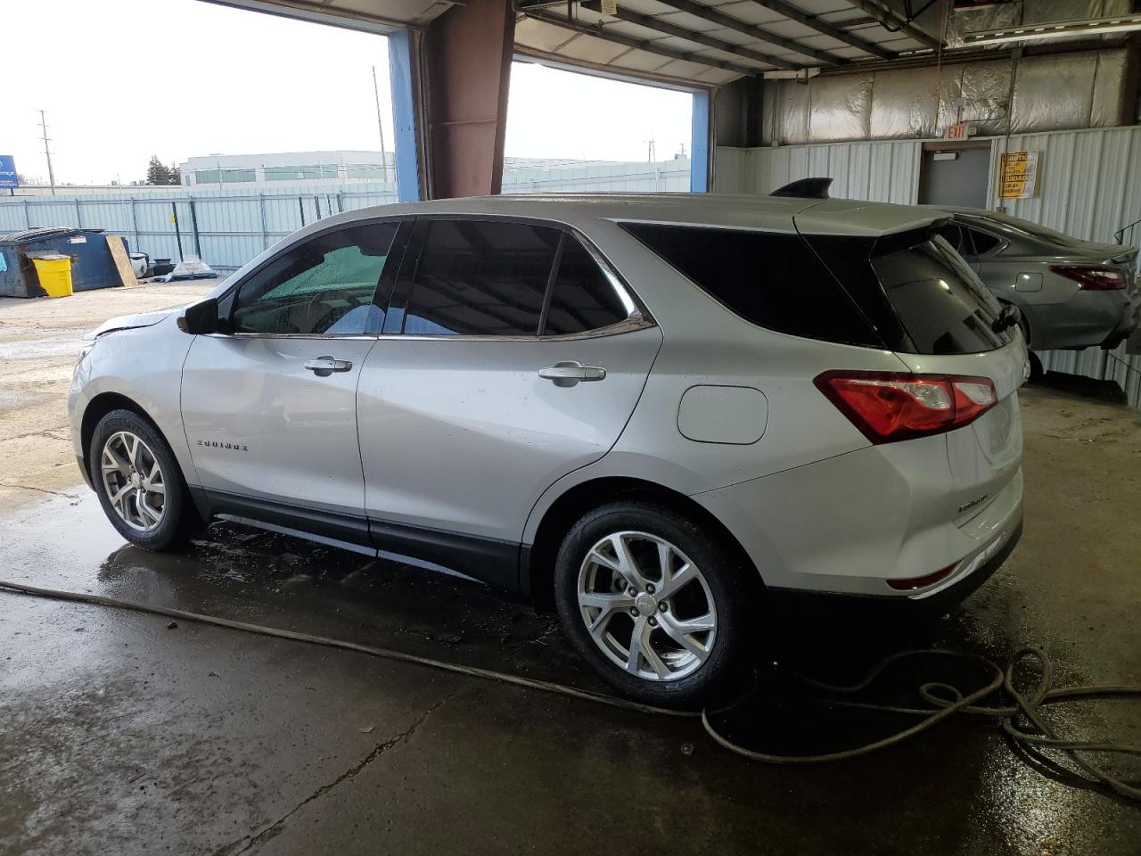 2020 Chevrolet Equinox - Image 2