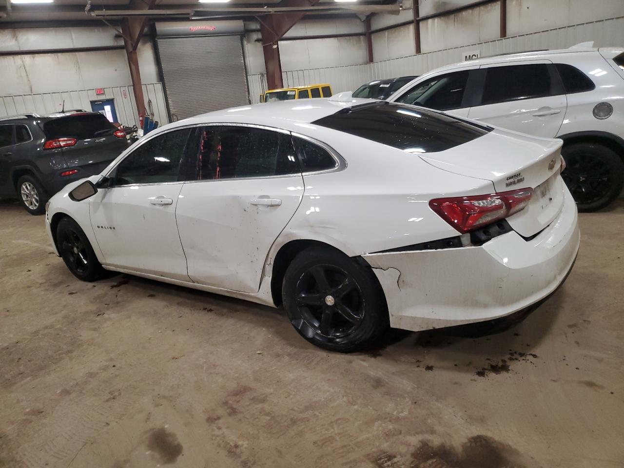 2019 Chevrolet Malibu - Image 2