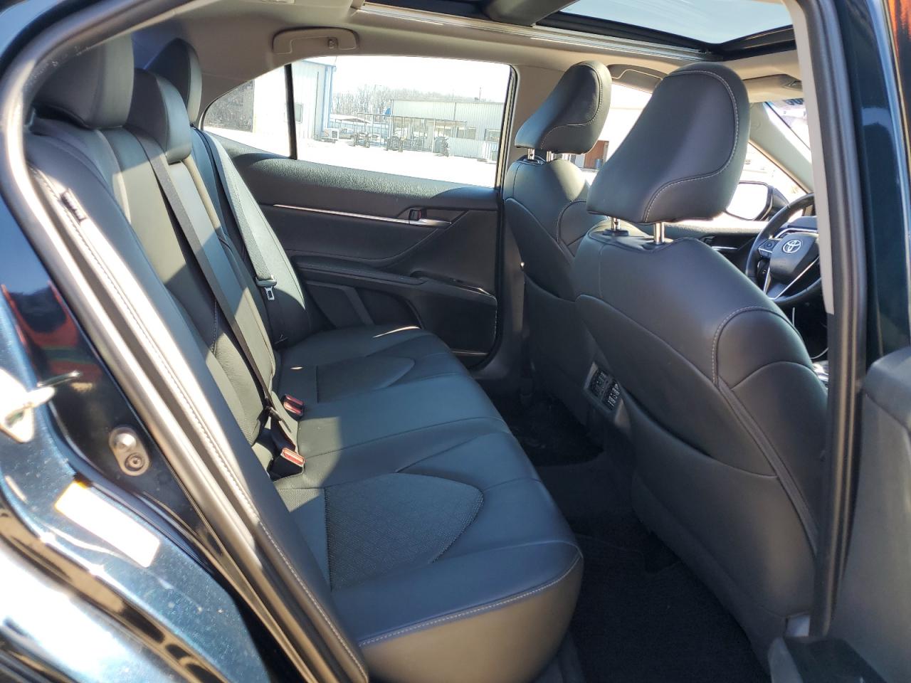 2018 Toyota Camry - Image 10