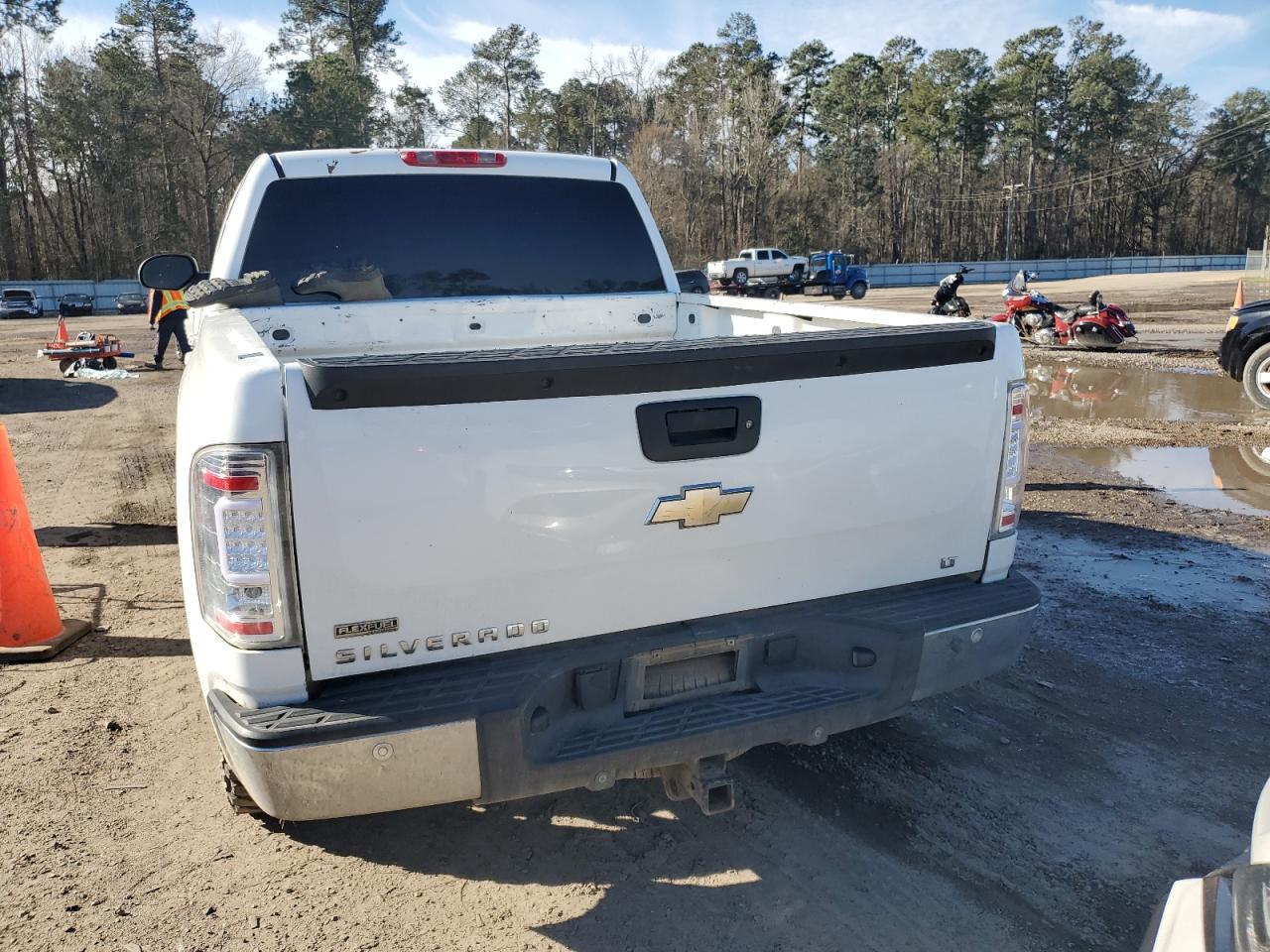 2009 Chevrolet Silverado - Image 6