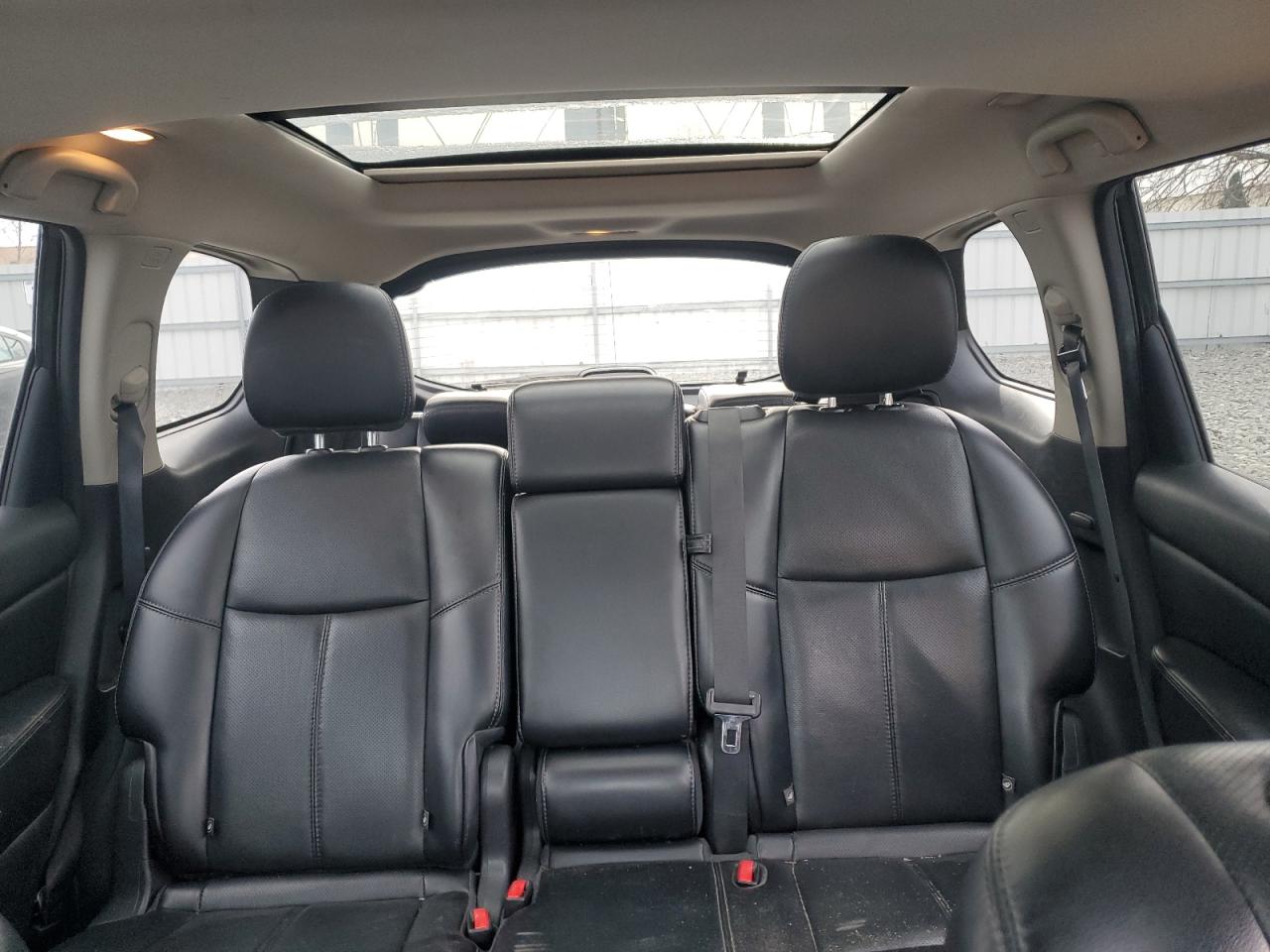 2015 Nissan Pathfinder - Image 10