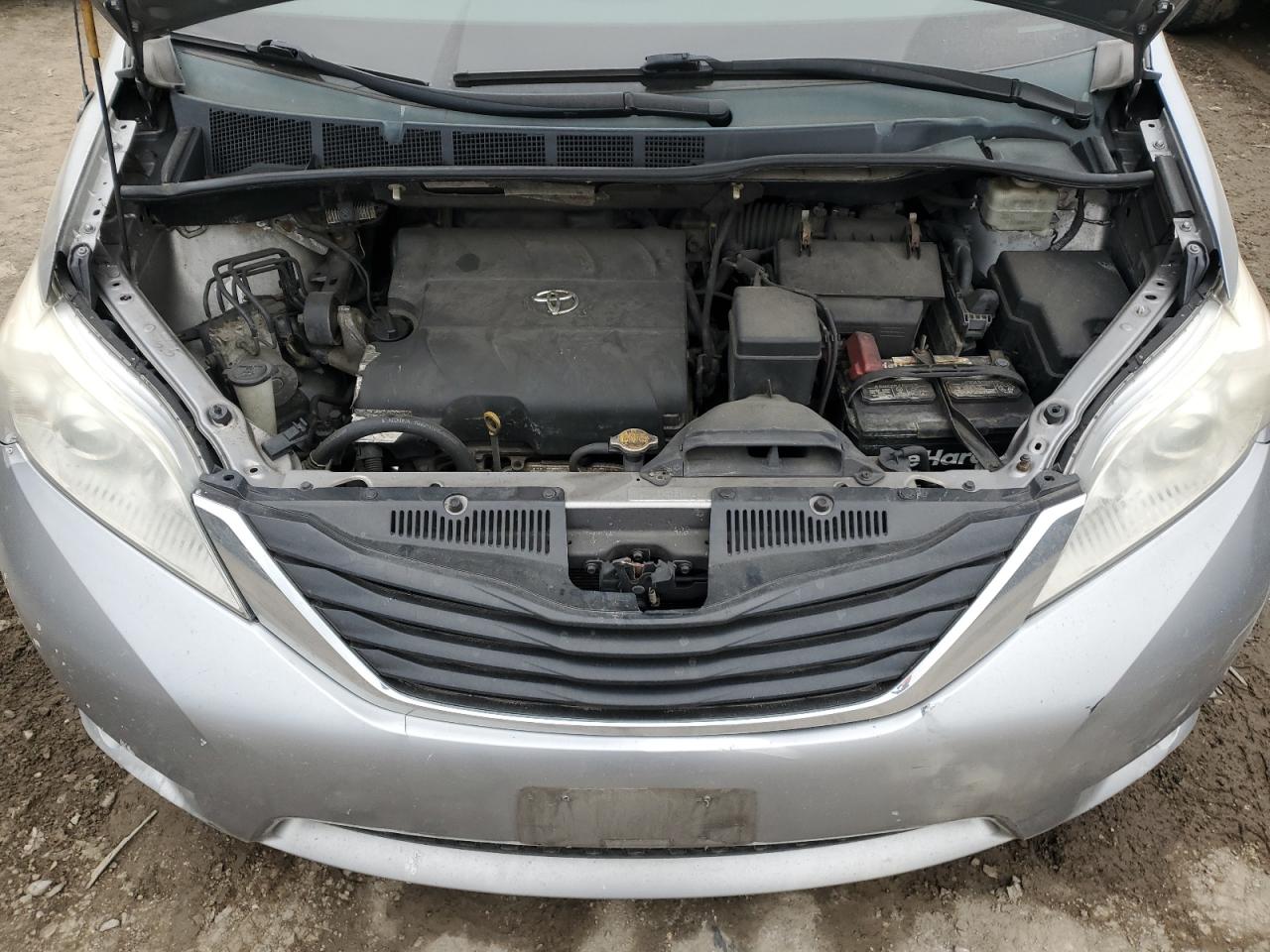 2013 Toyota Sienna - Image 12