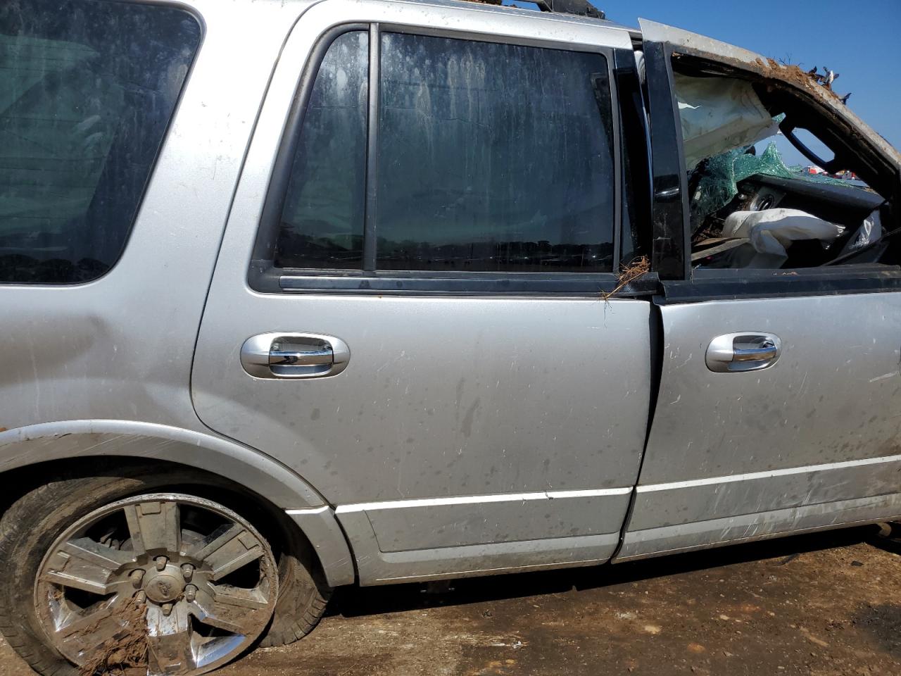 2010 Ford Expedition - Image 11