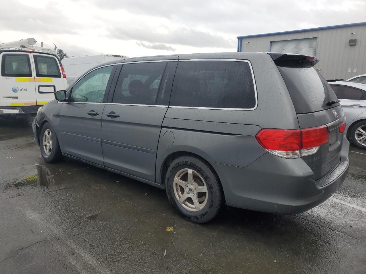 2008 Honda Odyssey - Image 2