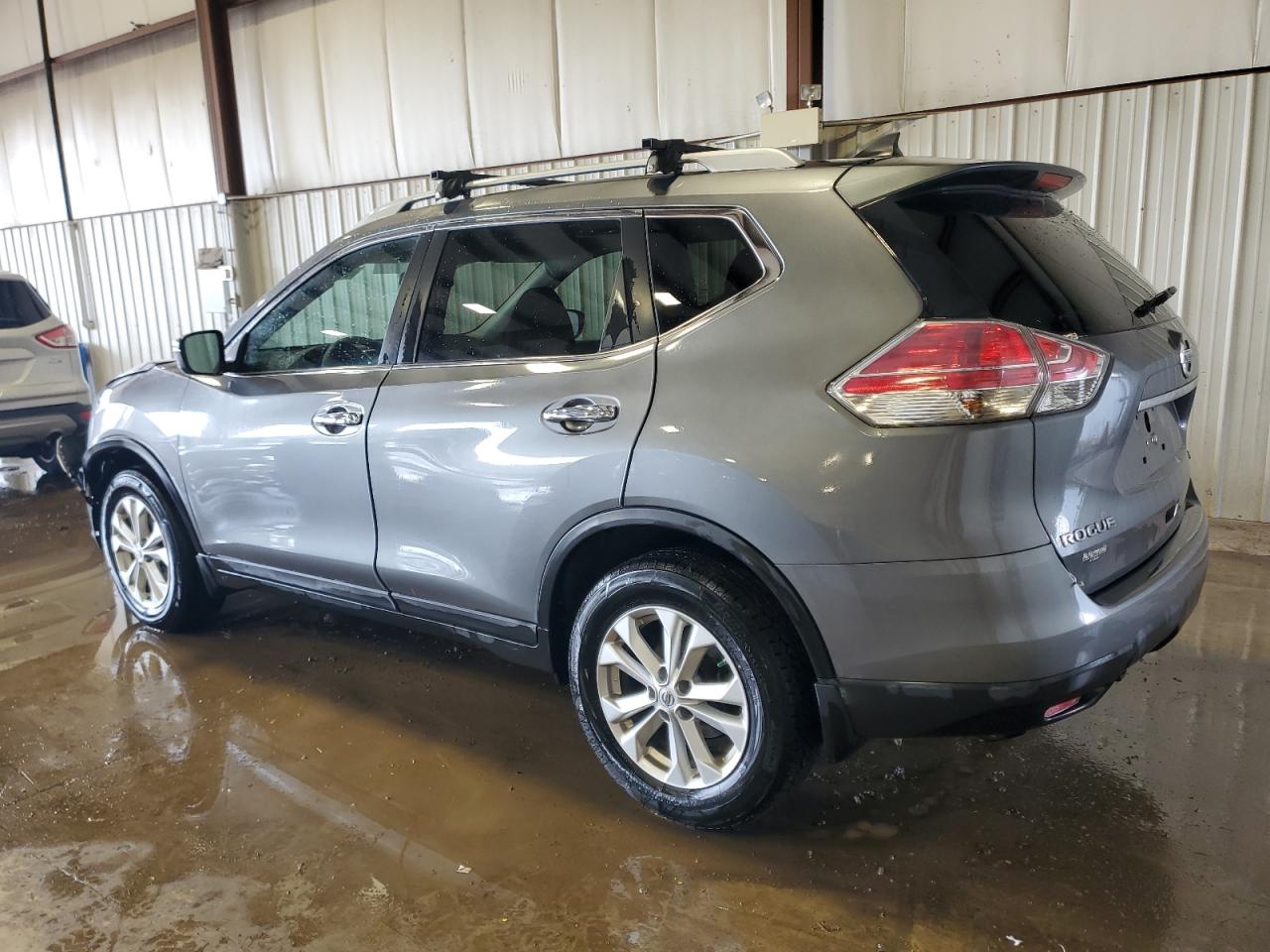 2015 Nissan Rogue - Image 2