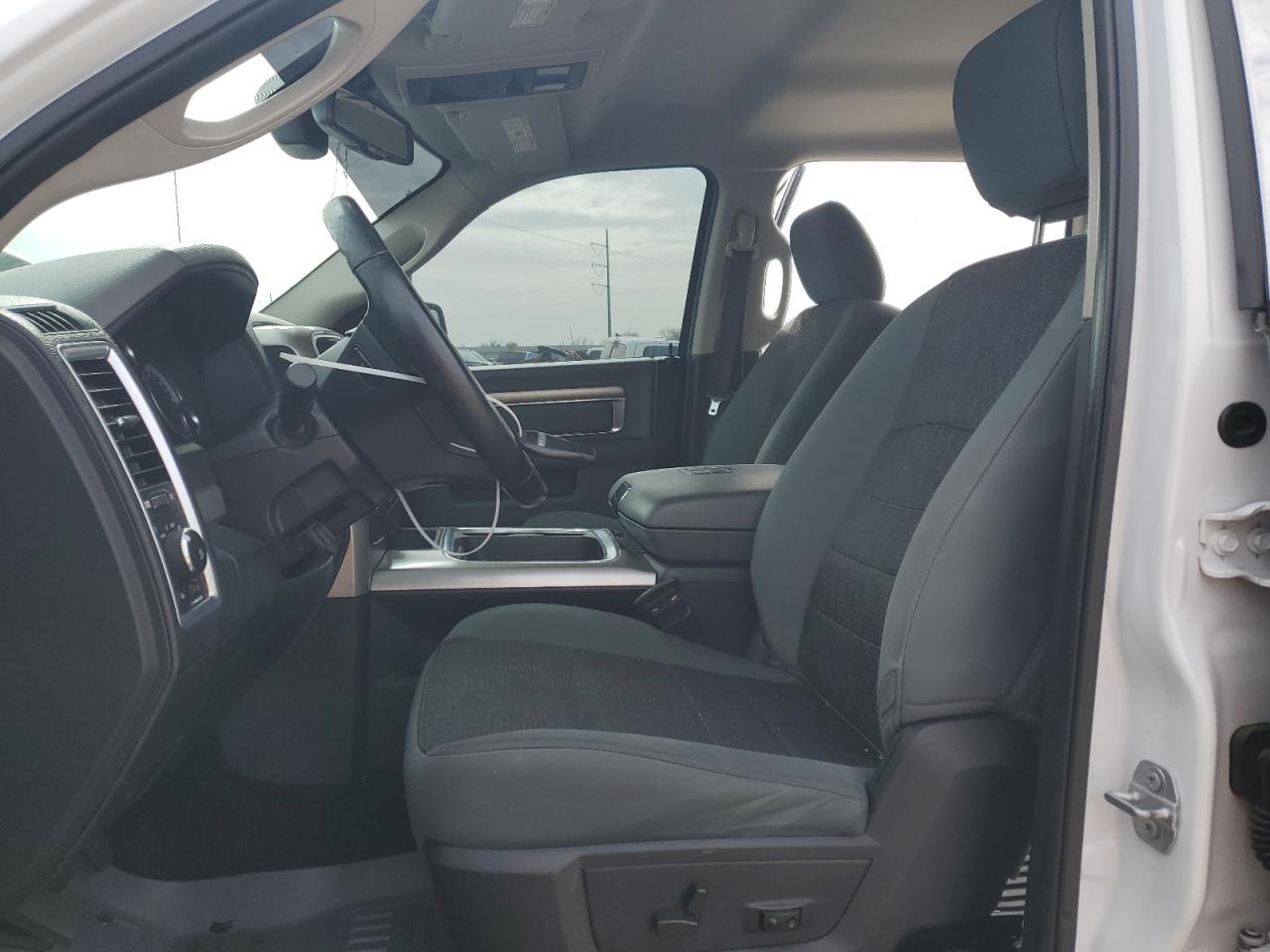 2017 RAM 1500 - Image 7