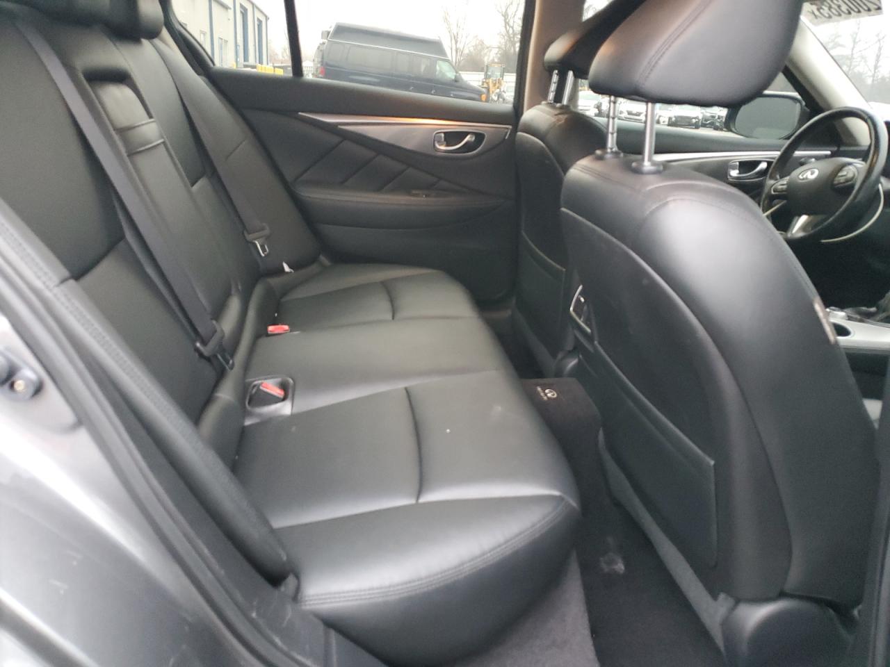 2015 Infiniti Q50 - Image 10