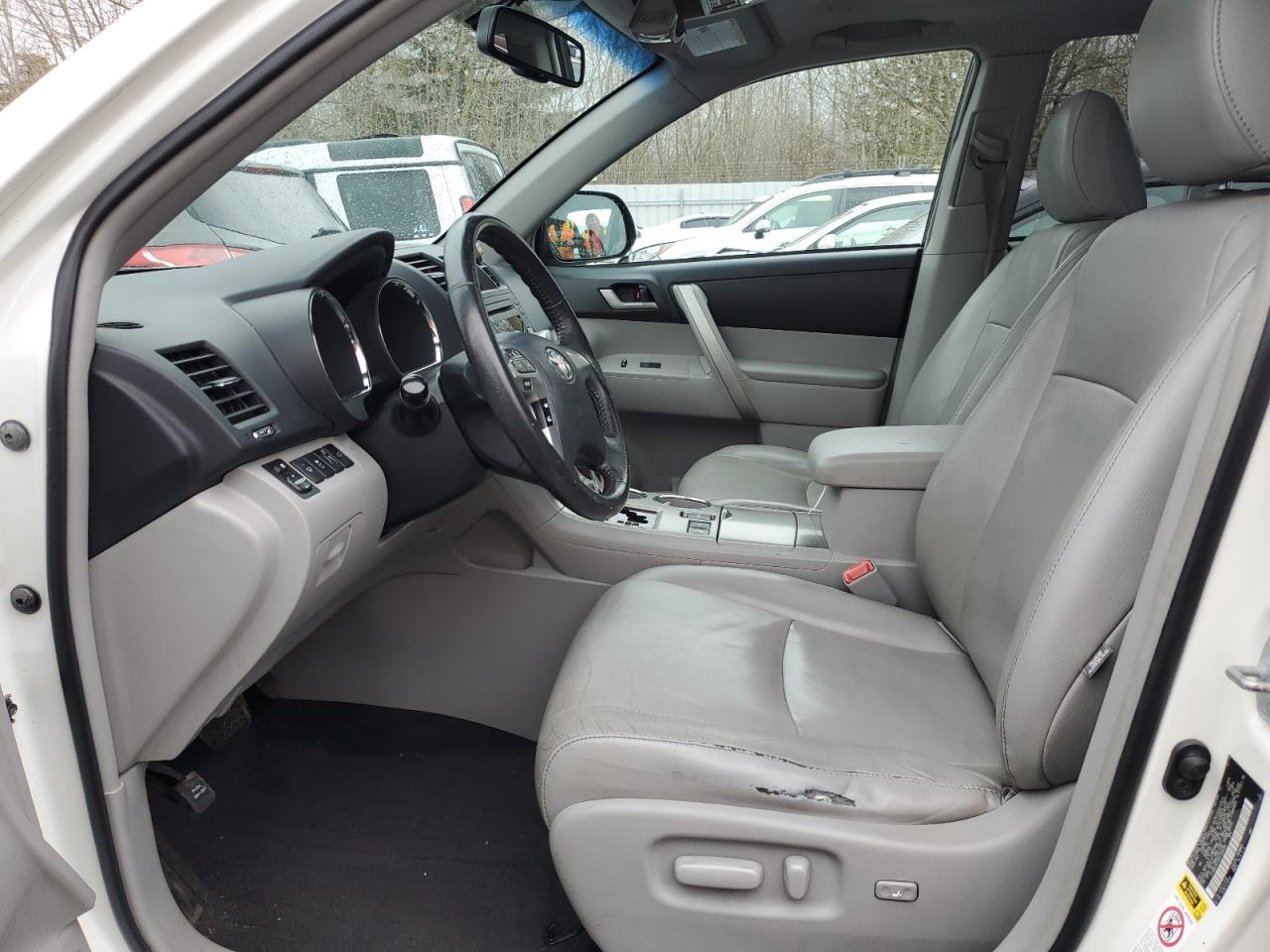 2012 Toyota Highlander - Image 7