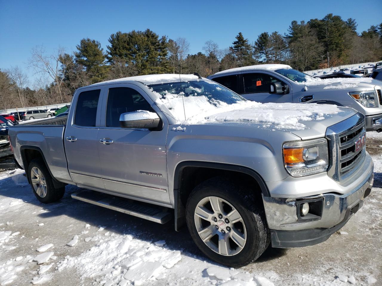 2015 GMC Sierra - Image 4