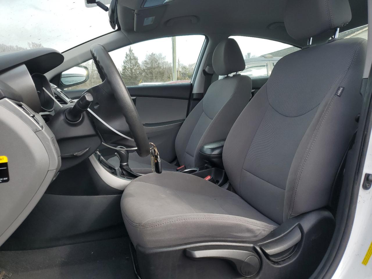 2015 Hyundai Elantra - Image 7
