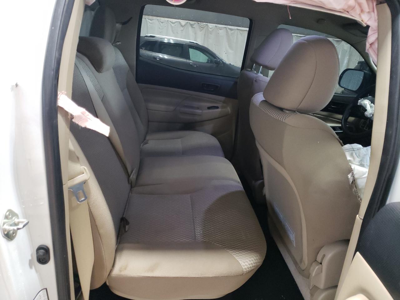 2014 Toyota Tacoma - Image 10