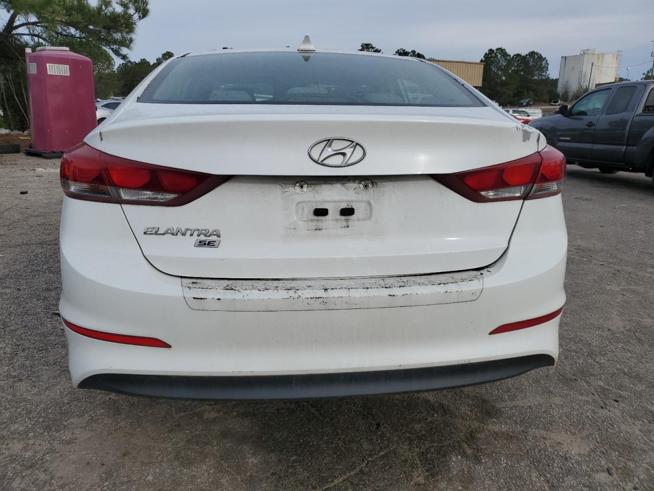 2017 Hyundai Elantra - Image 6