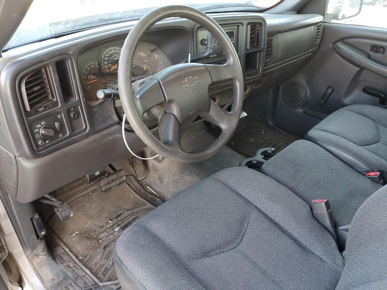 2005 Chevrolet Silverado - Image 8