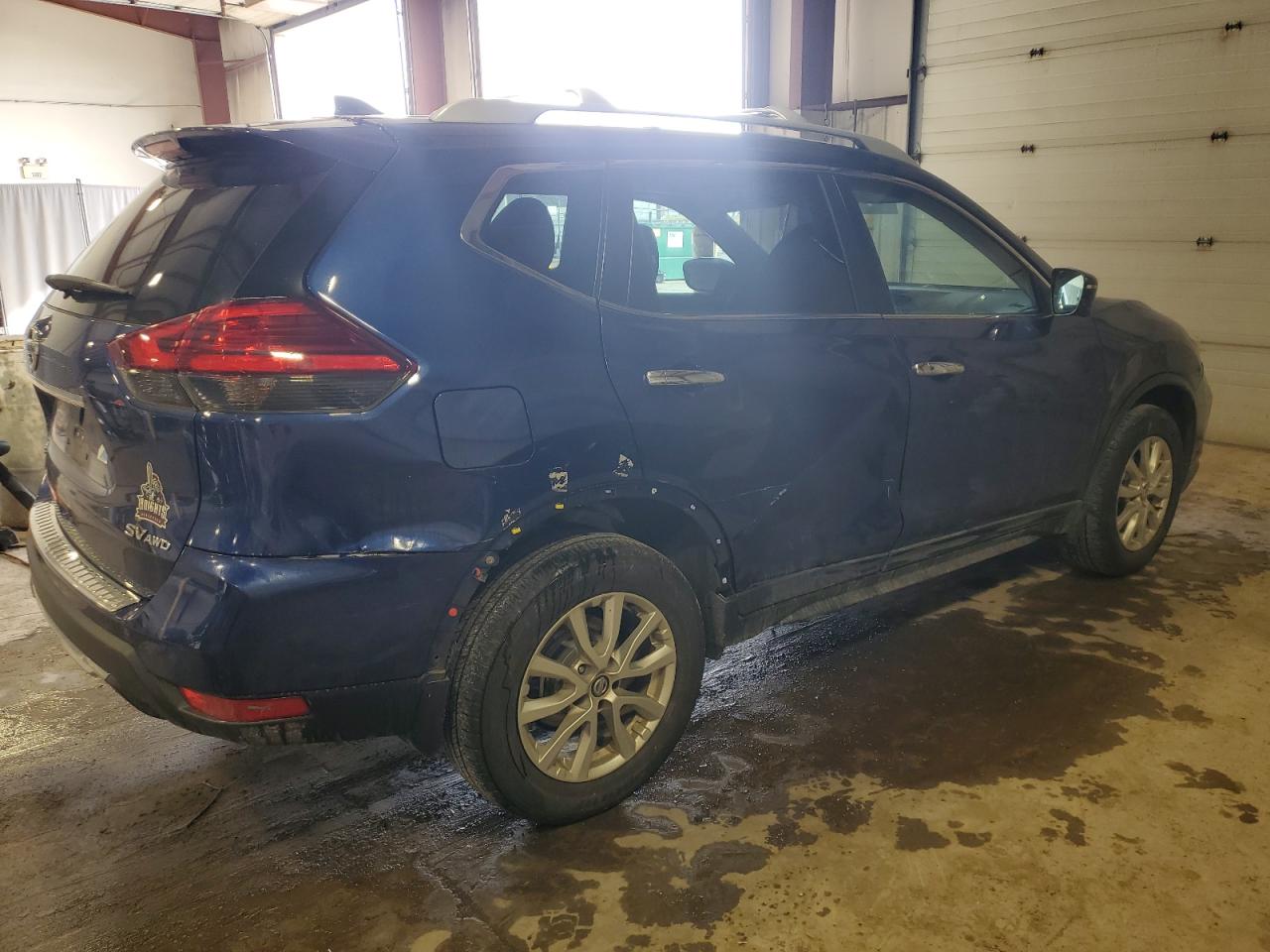 2017 Nissan Rogue - Image 3
