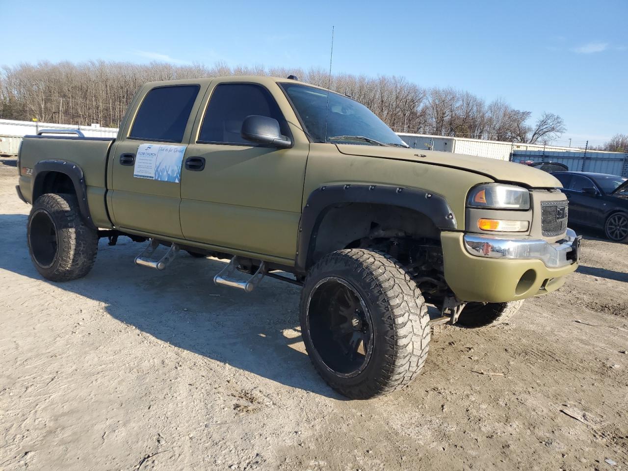 2004 GMC Sierra - Image 4