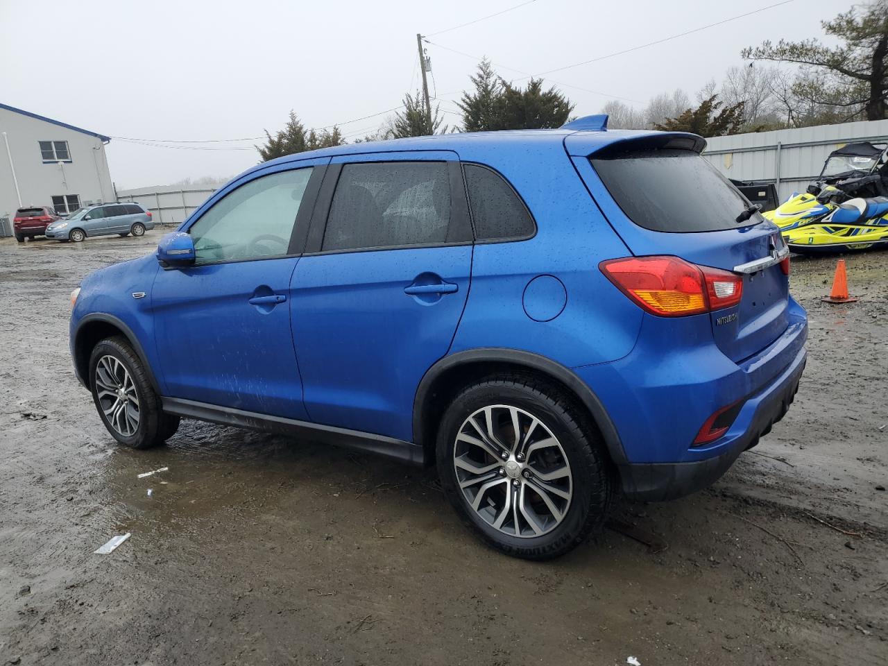 2019 Mitsubishi Outlander - Image 2