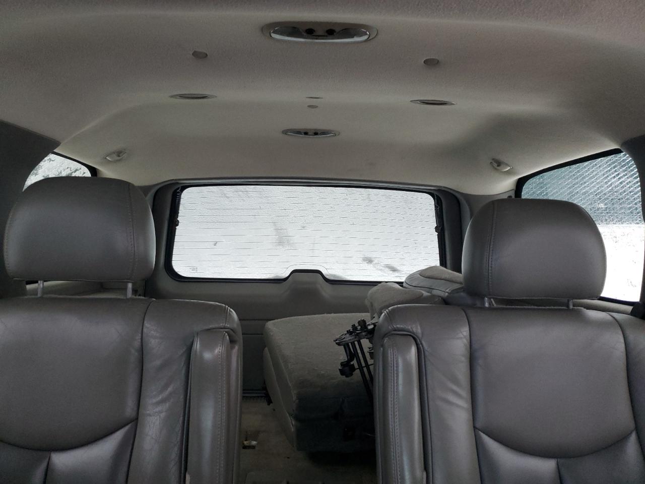 2005 GMC Yukon - Image 10
