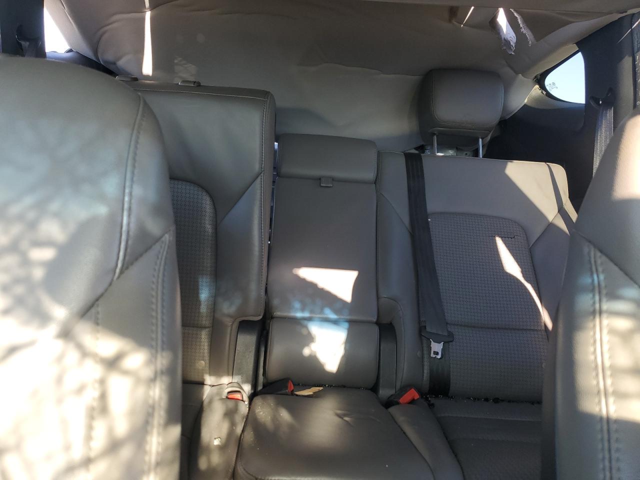 2014 Hyundai Santa Fe - Image 10