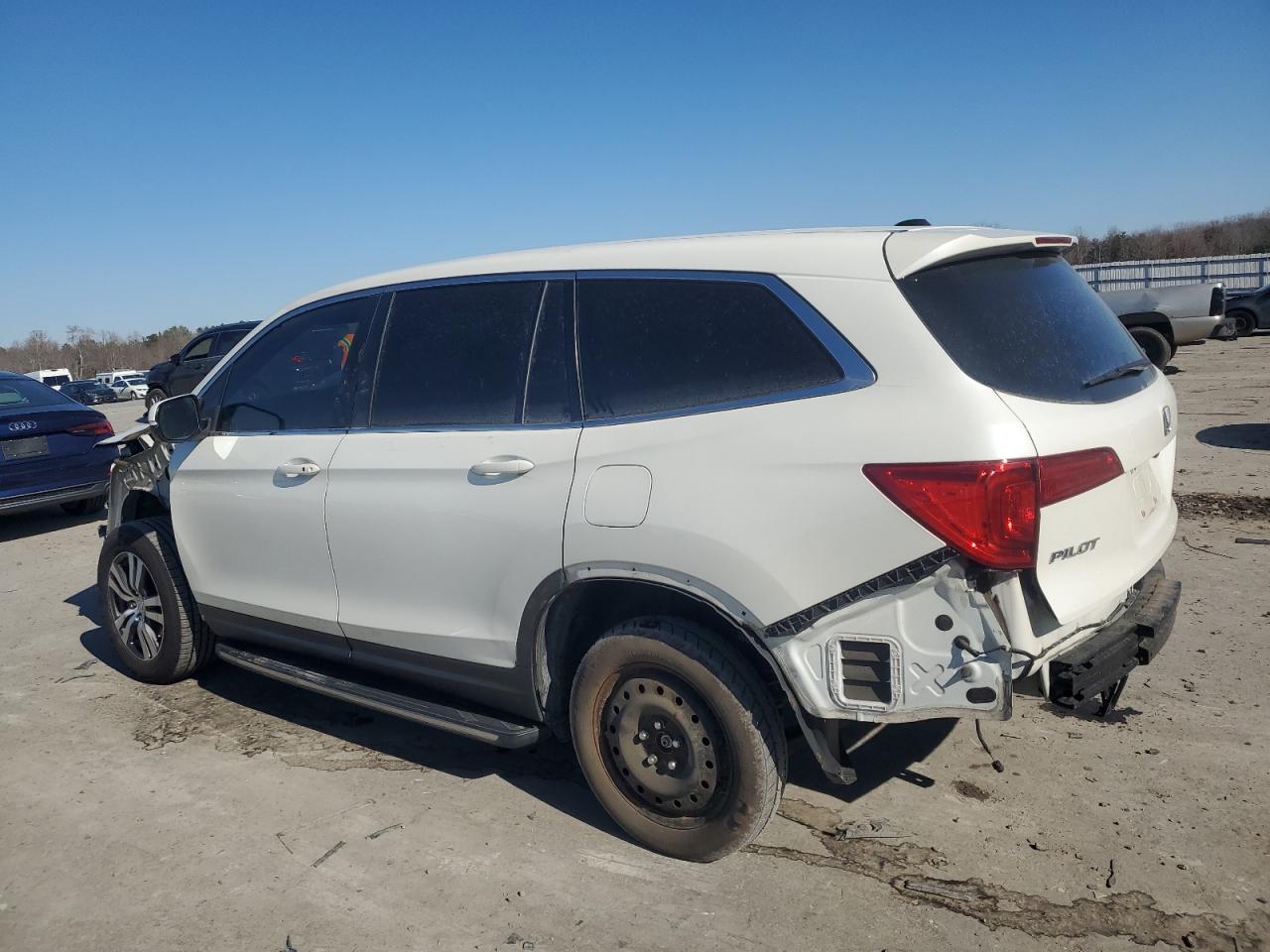 2018 Honda Pilot - Image 2
