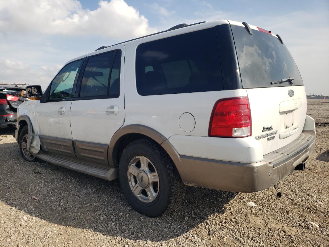 2004 Ford Expedition - Image 2