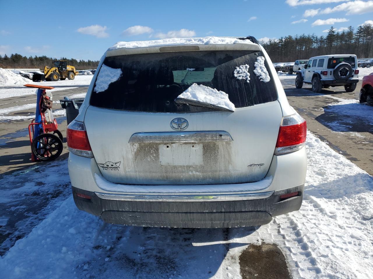 2011 Toyota Highlander Base VIN: 5TDBK3EH7BS083221 Lot: 44750165