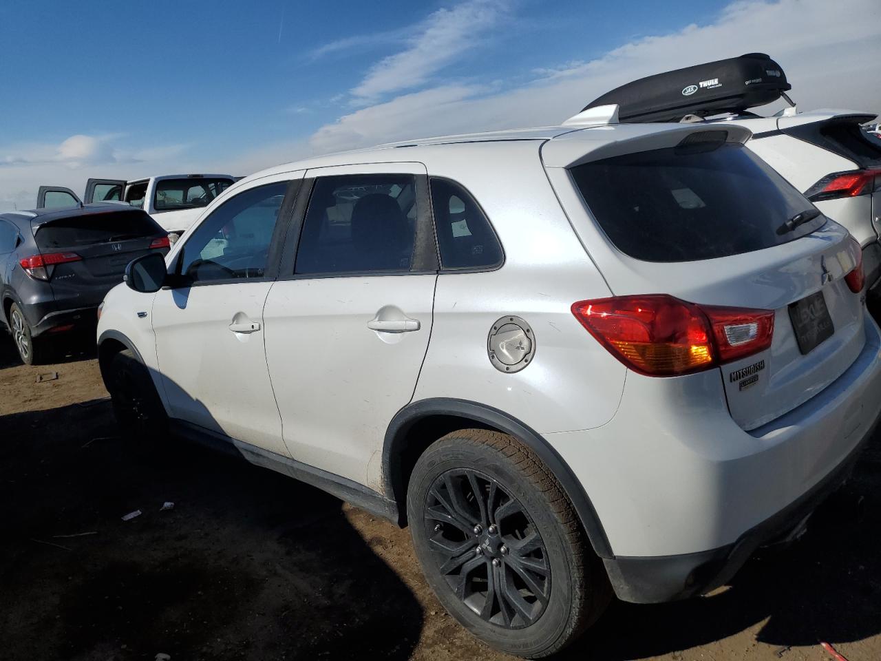 2017 Mitsubishi Outlander - Image 2