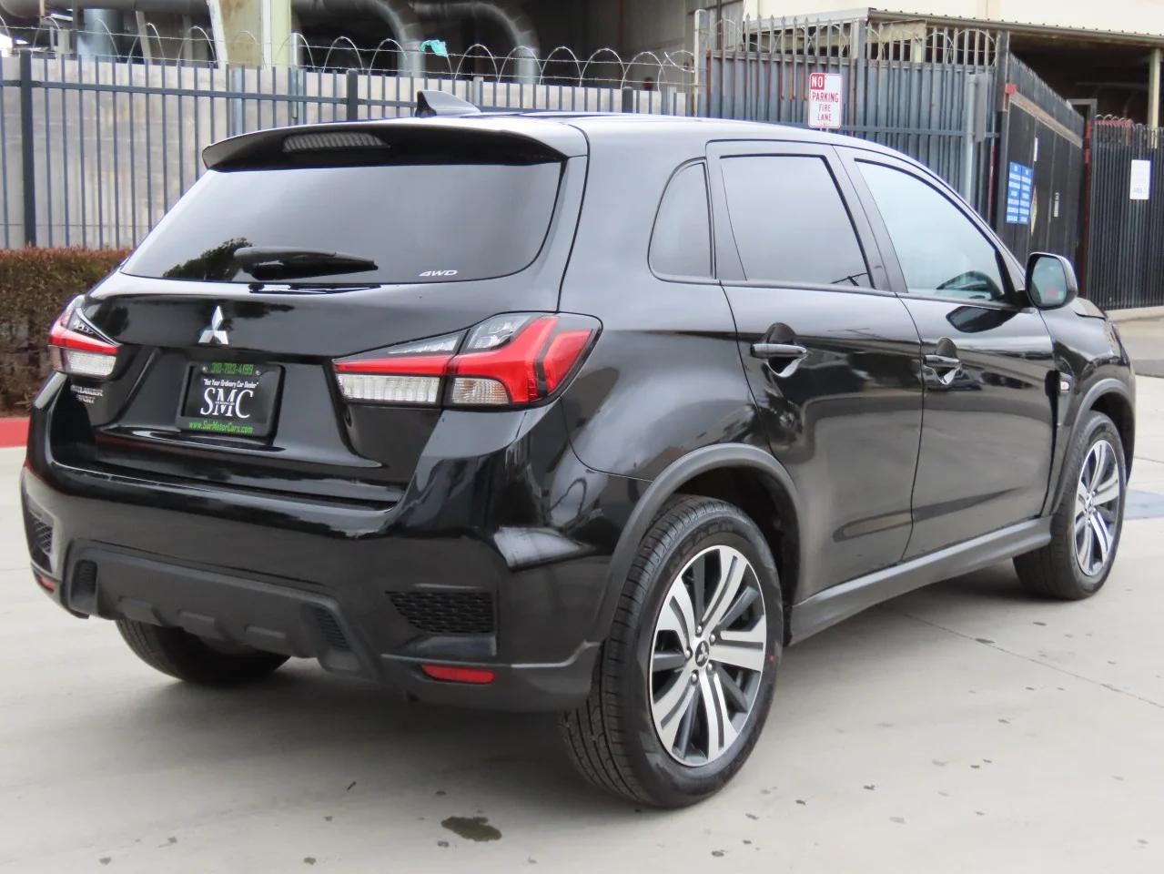 2024 Mitsubishi Outlander - Image 3