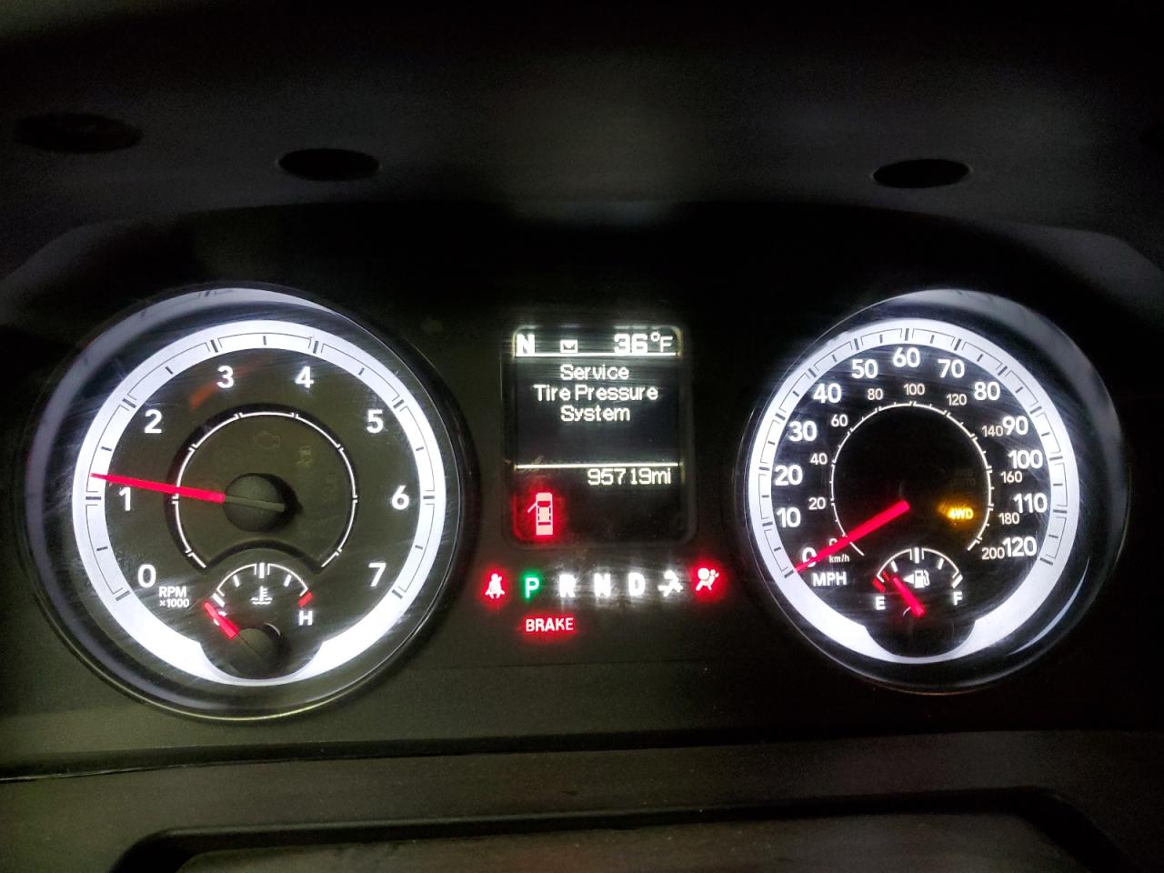 2016 RAM 1500 - Image 9