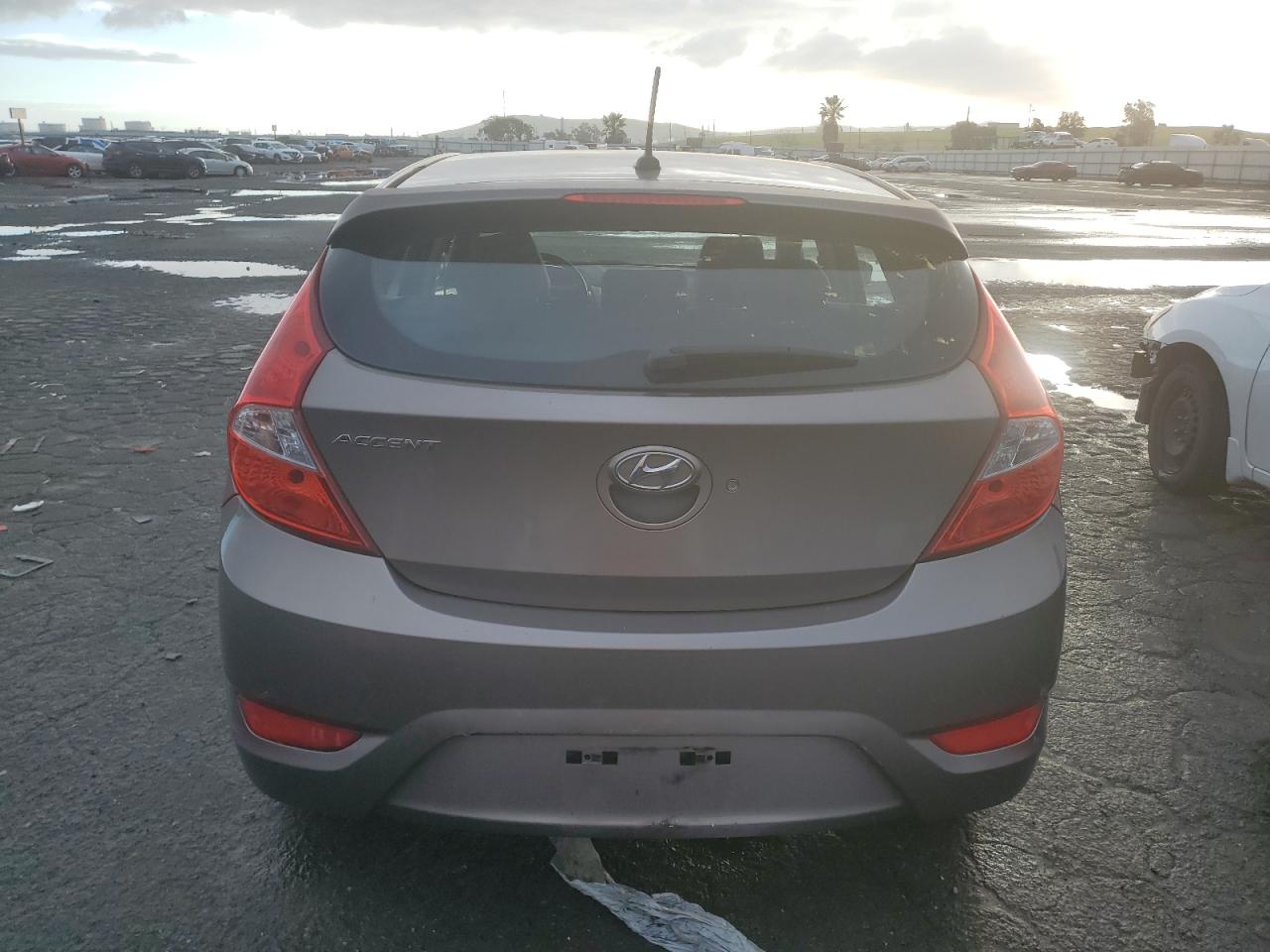 2013 Hyundai Accent - Image 6