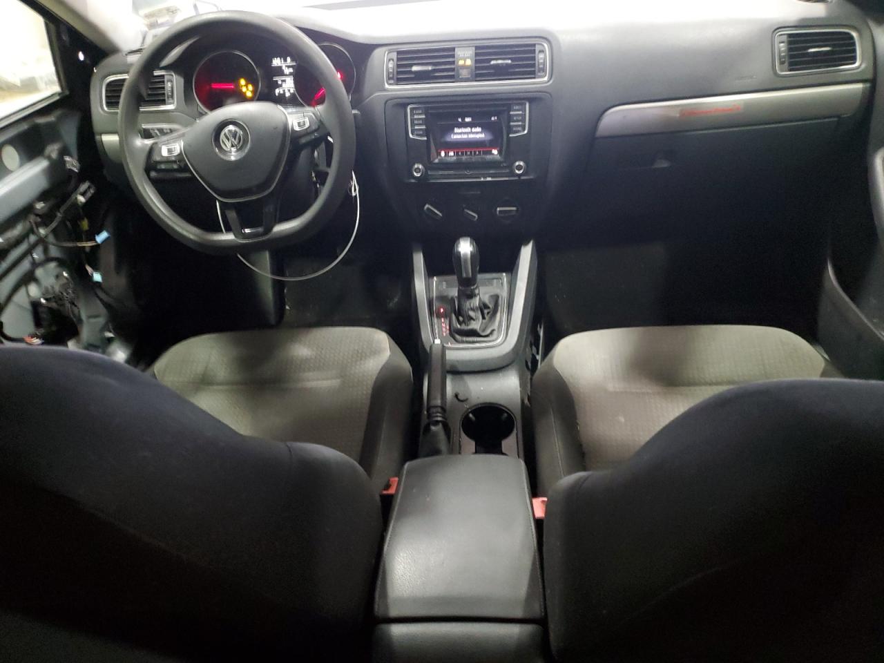 2017 Volkswagen Jetta - Image 8