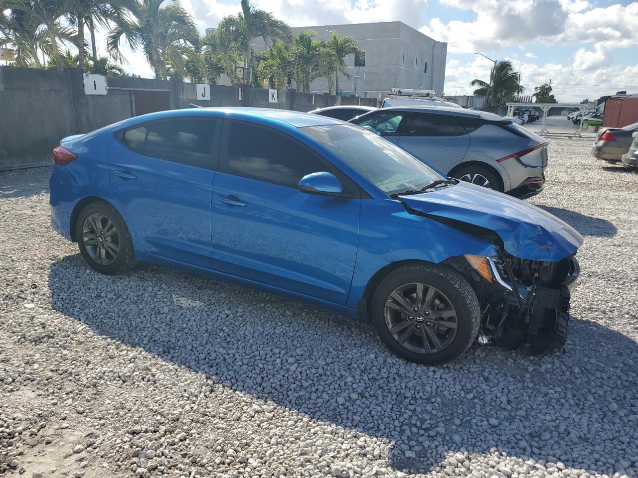 2017 Hyundai Elantra - Image 4