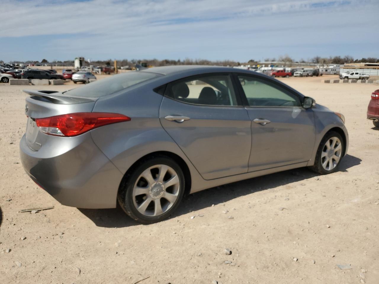 2013 Hyundai Elantra - Image 3