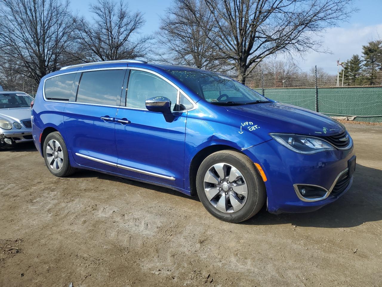 2018 Chrysler Pacifica - Image 4