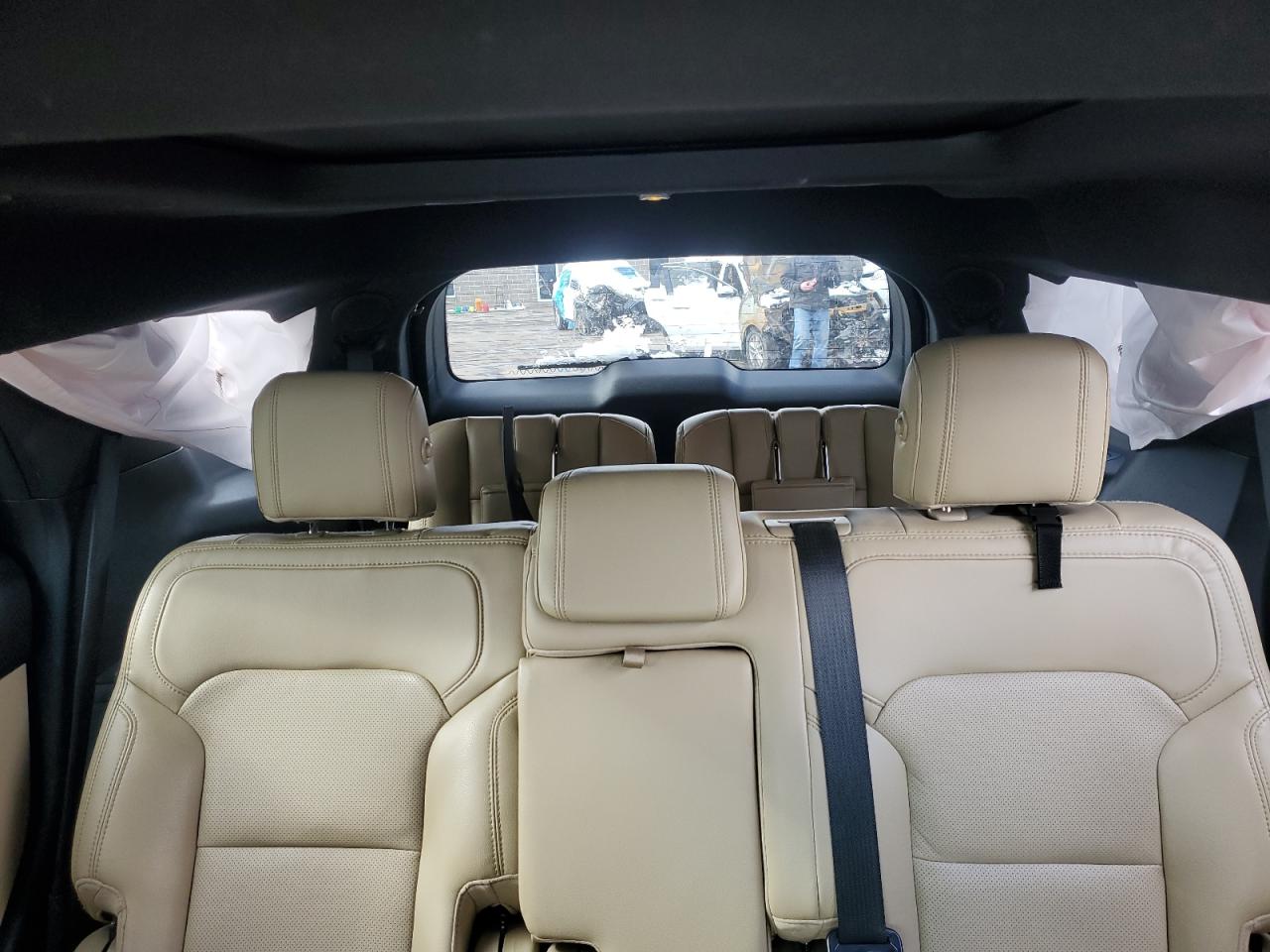 2016 Ford Explorer - Image 10