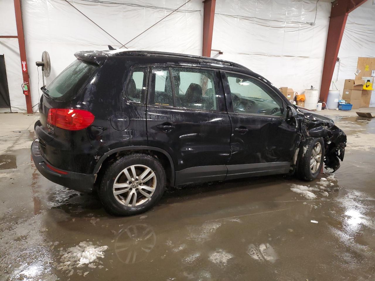 2017 Volkswagen Tiguan - Image 3
