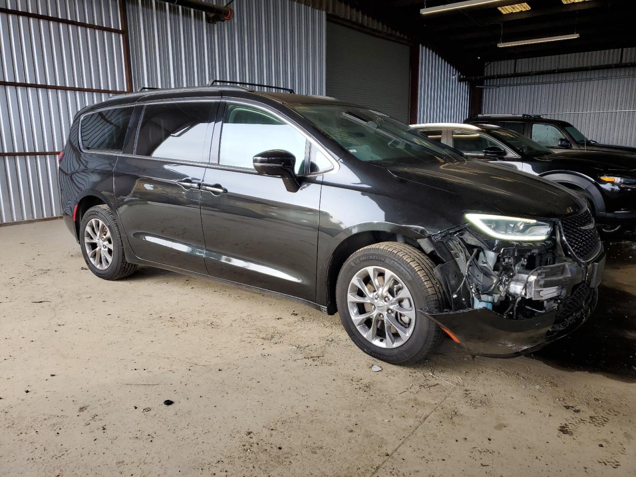 2021 Chrysler Pacifica - Image 4