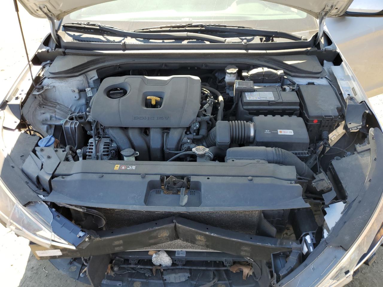 2019 Hyundai Elantra - Image 13