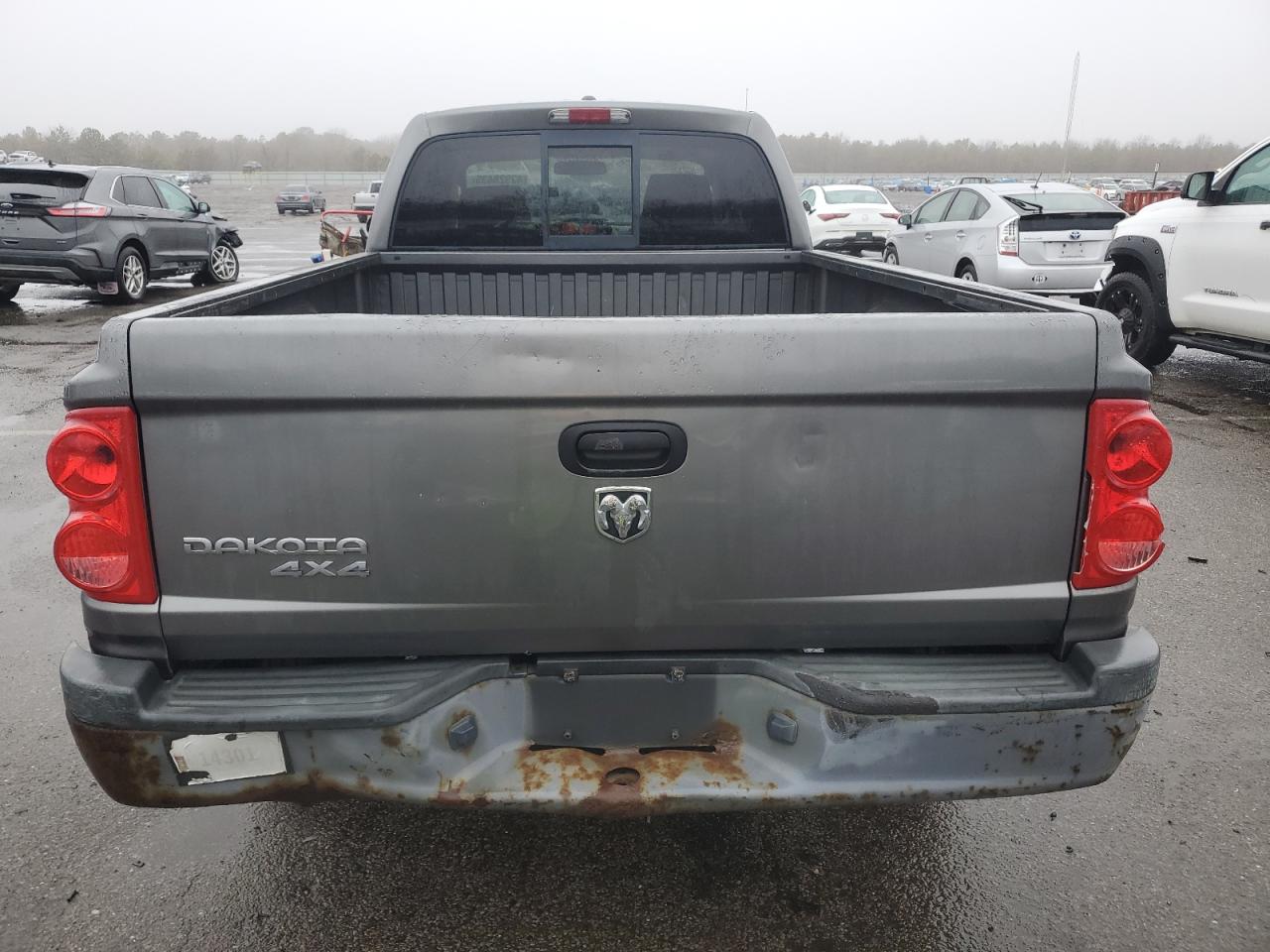 2008 Dodge Dakota - Image 6